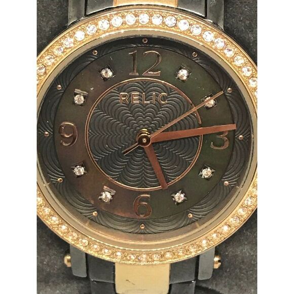 Relic Zr11787 Womens Stainless Steel Analog Dial Quartz Genuine Wrist Watch No81 - Picture 2 of 9